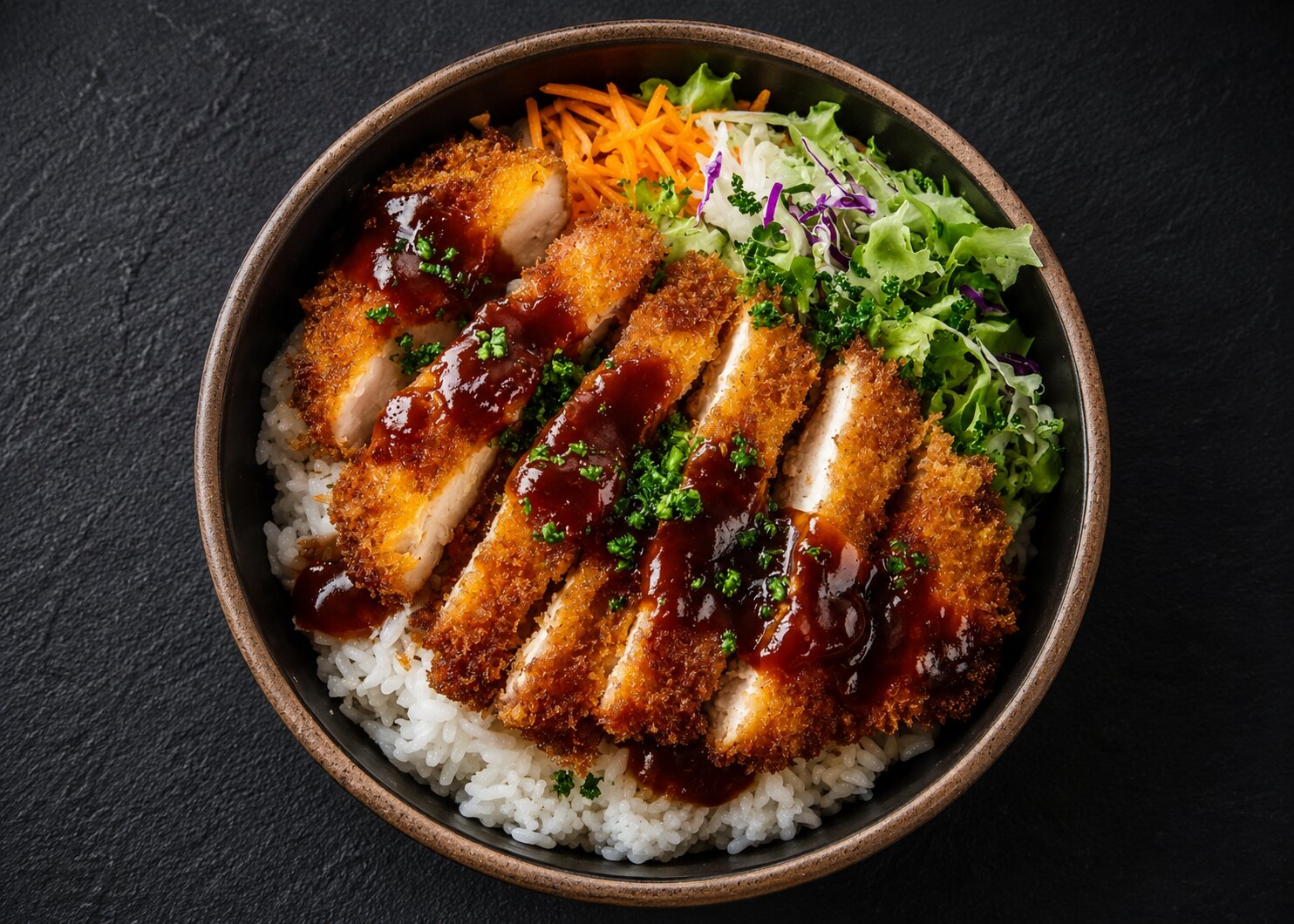 Donburi de riz au poulet katsu et sauce spicy mayo